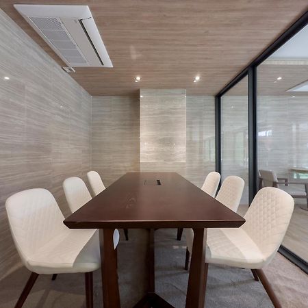 Ramada By Wyndham Bangkok Ten Ekamai Residences Εξωτερικό φωτογραφία
