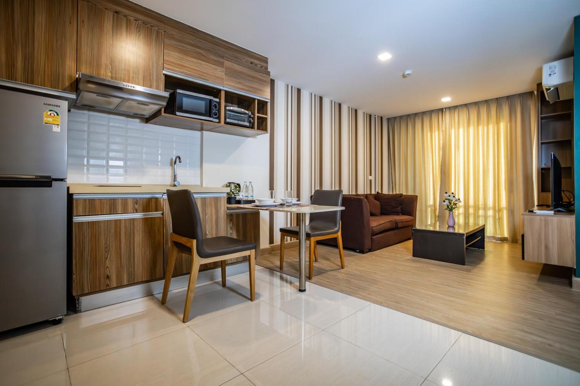 Ramada By Wyndham Bangkok Ten Ekamai Residences Εξωτερικό φωτογραφία