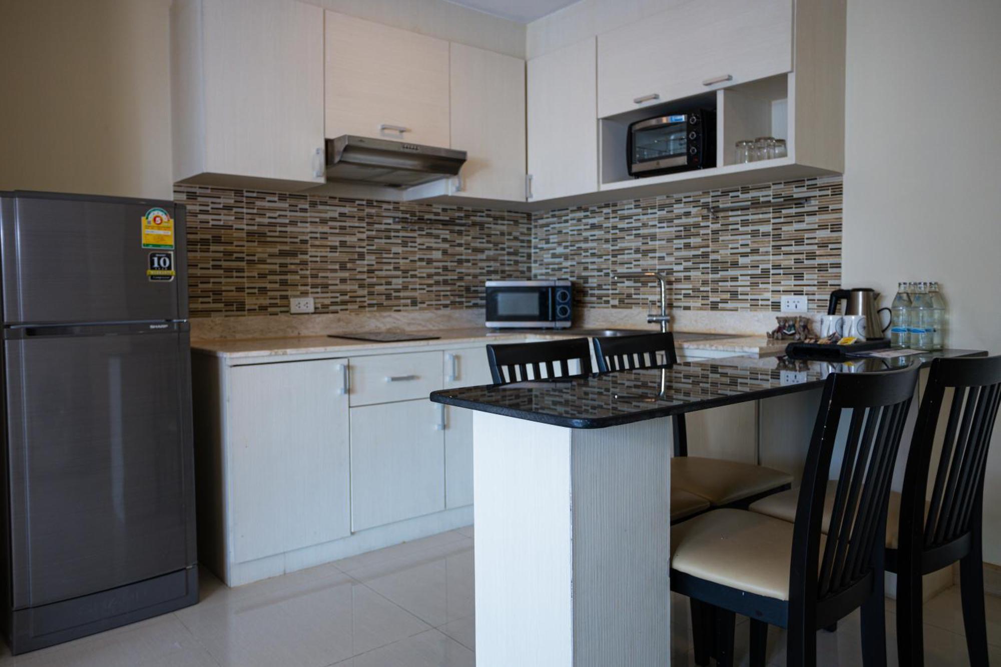 Ramada By Wyndham Bangkok Ten Ekamai Residences Εξωτερικό φωτογραφία