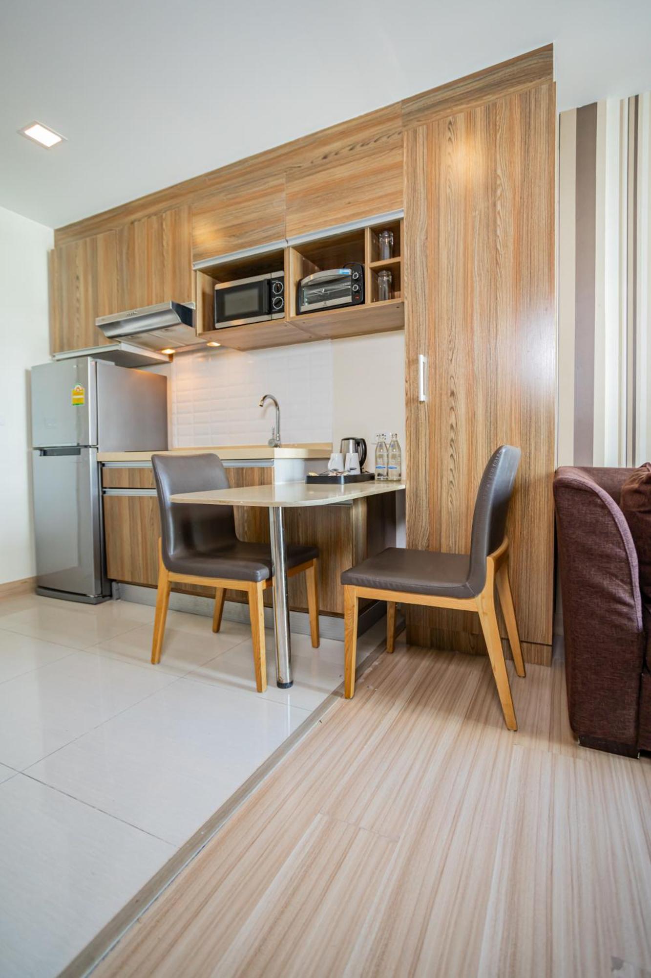 Ramada By Wyndham Bangkok Ten Ekamai Residences Εξωτερικό φωτογραφία
