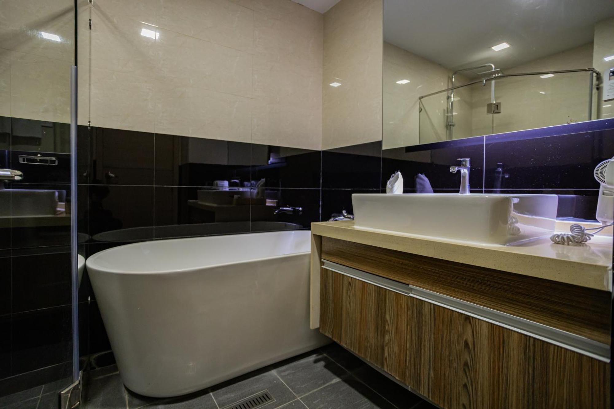 Ramada By Wyndham Bangkok Ten Ekamai Residences Εξωτερικό φωτογραφία
