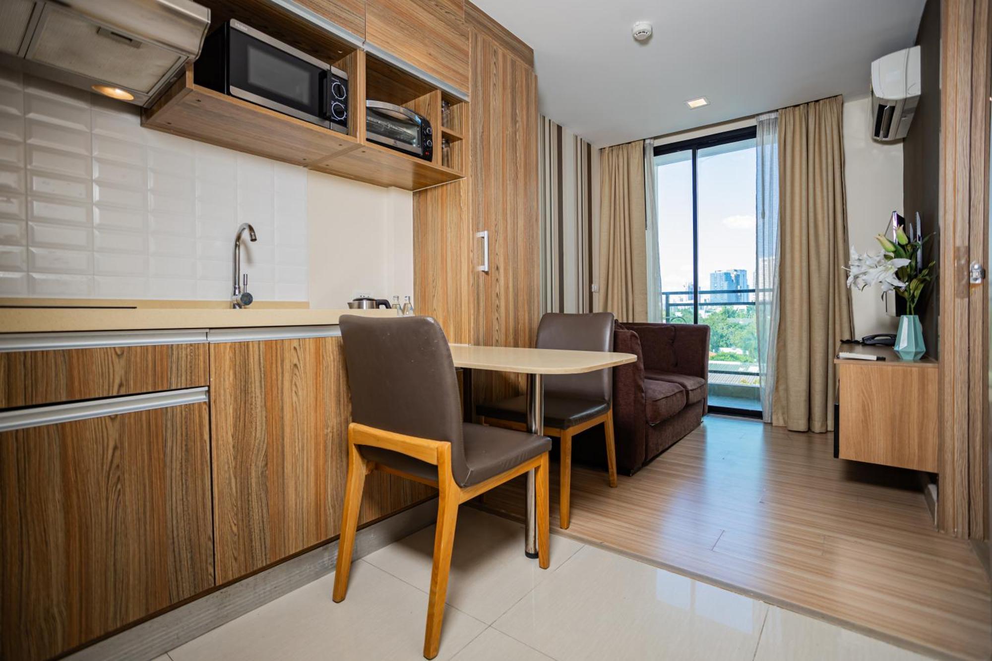 Ramada By Wyndham Bangkok Ten Ekamai Residences Εξωτερικό φωτογραφία