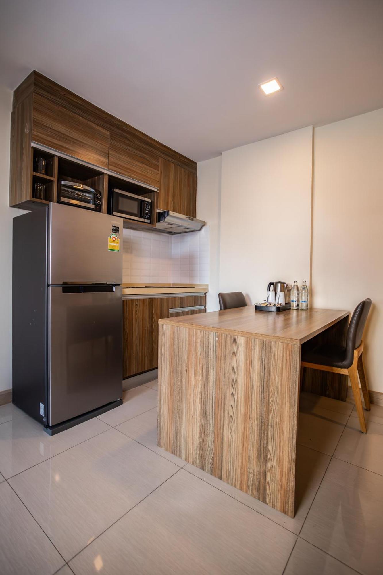 Ramada By Wyndham Bangkok Ten Ekamai Residences Εξωτερικό φωτογραφία