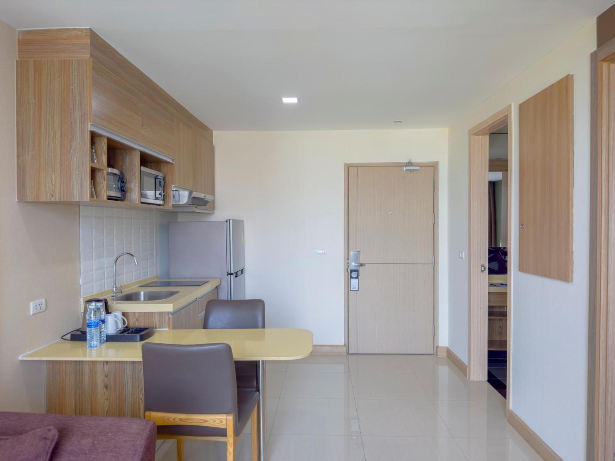 Ramada By Wyndham Bangkok Ten Ekamai Residences Εξωτερικό φωτογραφία